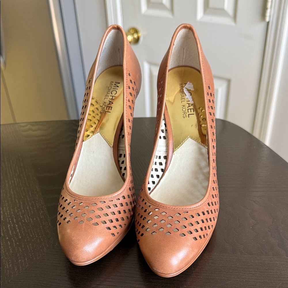 MICHAEL Michael Kors Florentine Laser-cut Leather Pumps In Brown and Tan - Picture 2 of 16